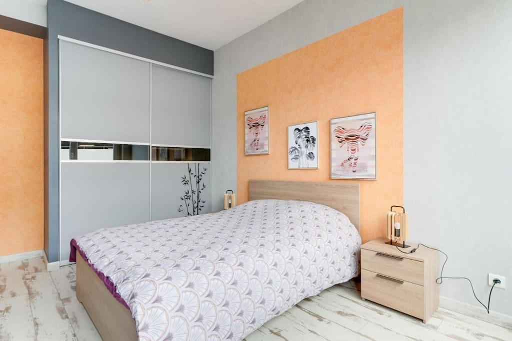 Superbe Appartement A Une Minute A Pied De La Gare Épinal Exteriör bild