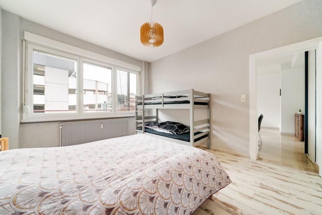 Superbe Appartement A Une Minute A Pied De La Gare Épinal Exteriör bild