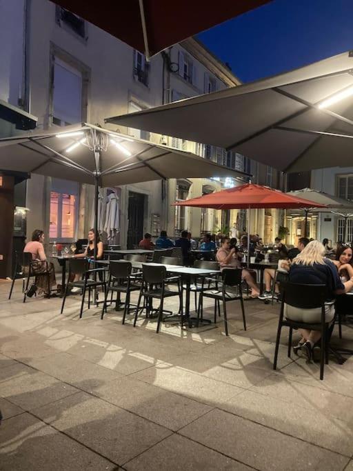 Superbe Appartement A Une Minute A Pied De La Gare Épinal Exteriör bild