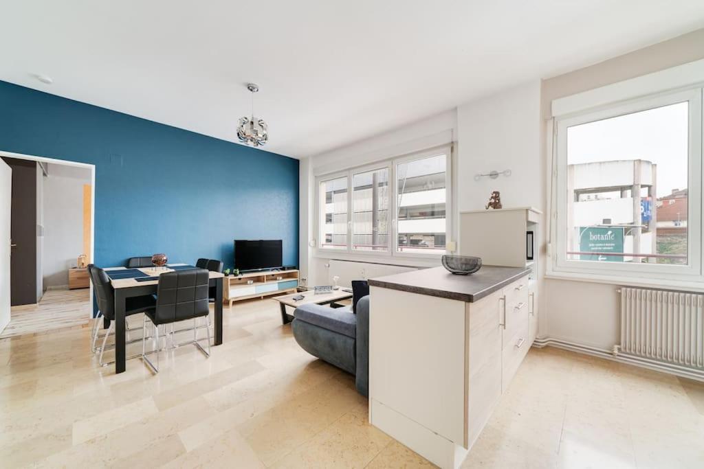Superbe Appartement A Une Minute A Pied De La Gare Épinal Exteriör bild