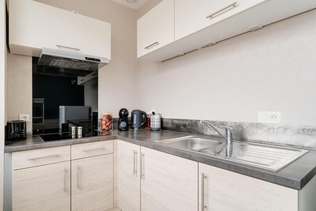 Superbe Appartement A Une Minute A Pied De La Gare Épinal Exteriör bild