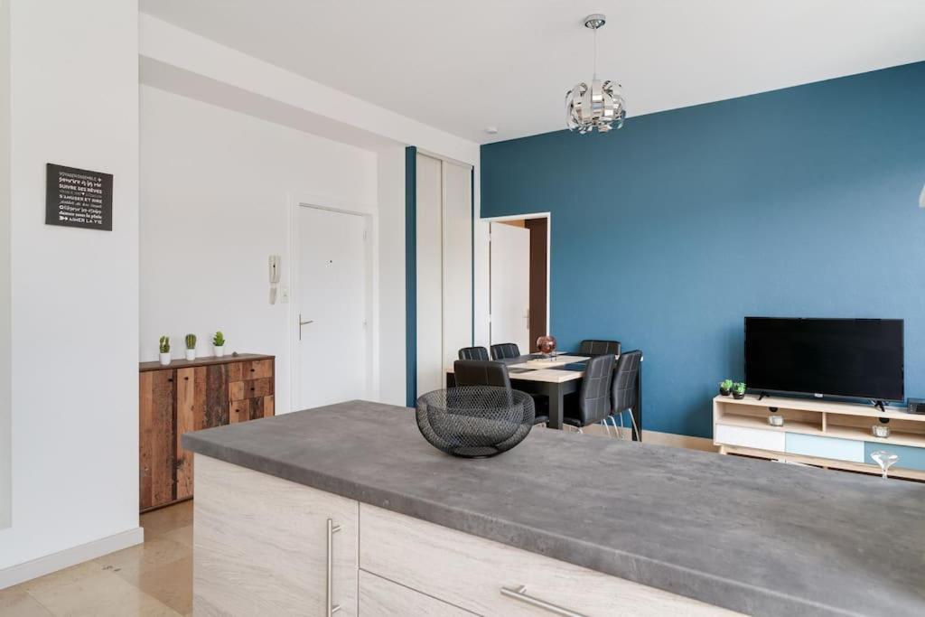 Superbe Appartement A Une Minute A Pied De La Gare Épinal Exteriör bild