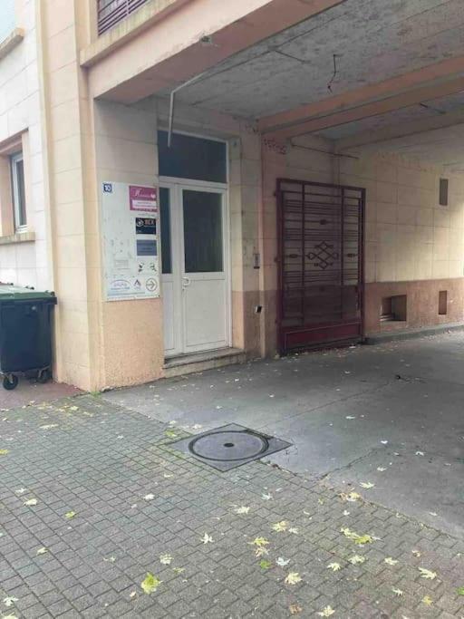 Superbe Appartement A Une Minute A Pied De La Gare Épinal Exteriör bild